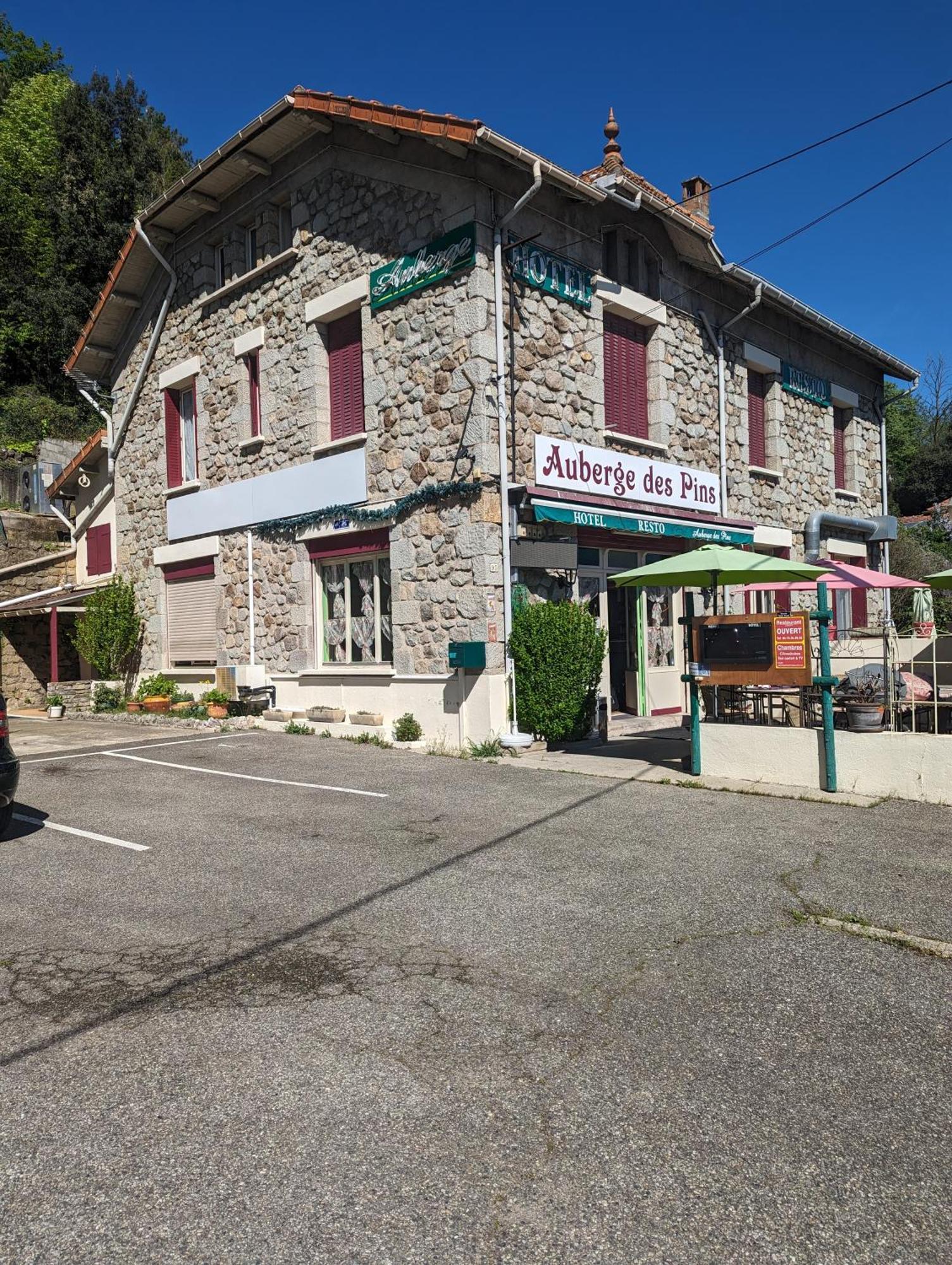 Auberge Des Pins Aubenas Exterior foto